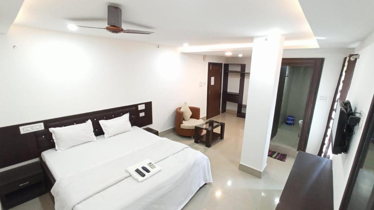 Gods County. Resort & Banquets Tarapith Eksteriør bilde