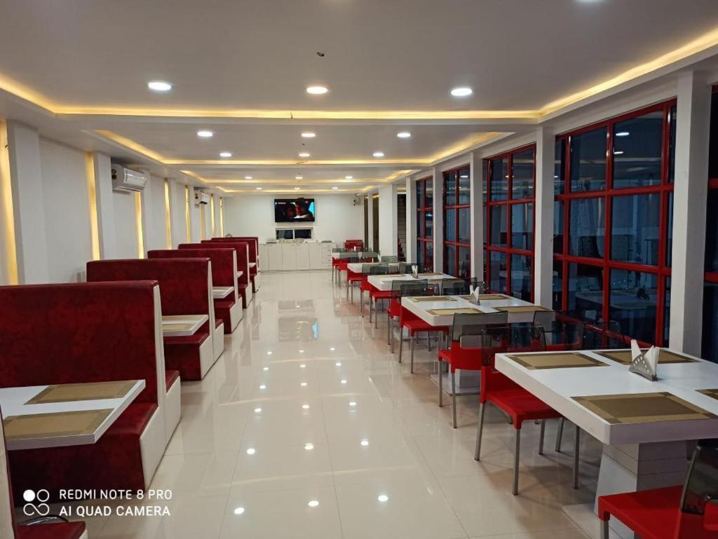 Gods County. Resort & Banquets Tarapith Eksteriør bilde