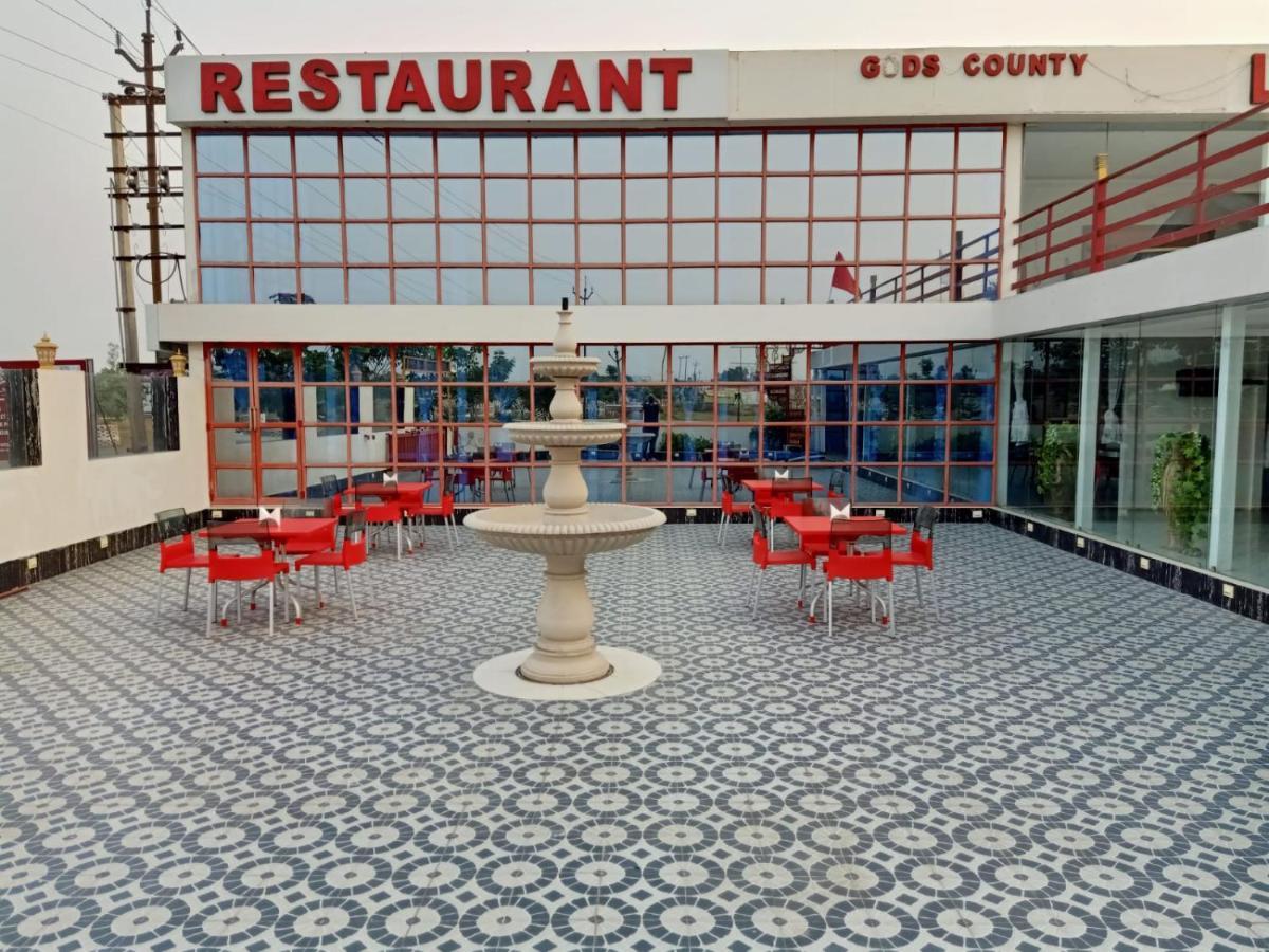 Gods County. Resort & Banquets Tarapith Eksteriør bilde