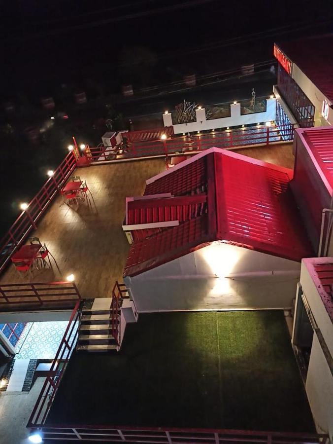 Gods County. Resort & Banquets Tarapith Eksteriør bilde