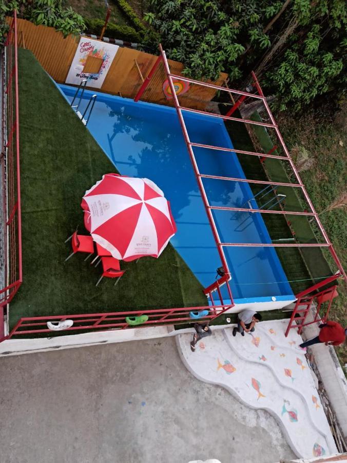 Gods County. Resort & Banquets Tarapith Eksteriør bilde