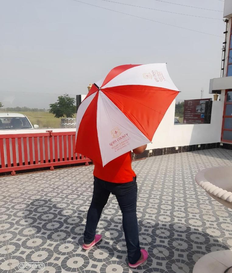 Gods County. Resort & Banquets Tarapith Eksteriør bilde