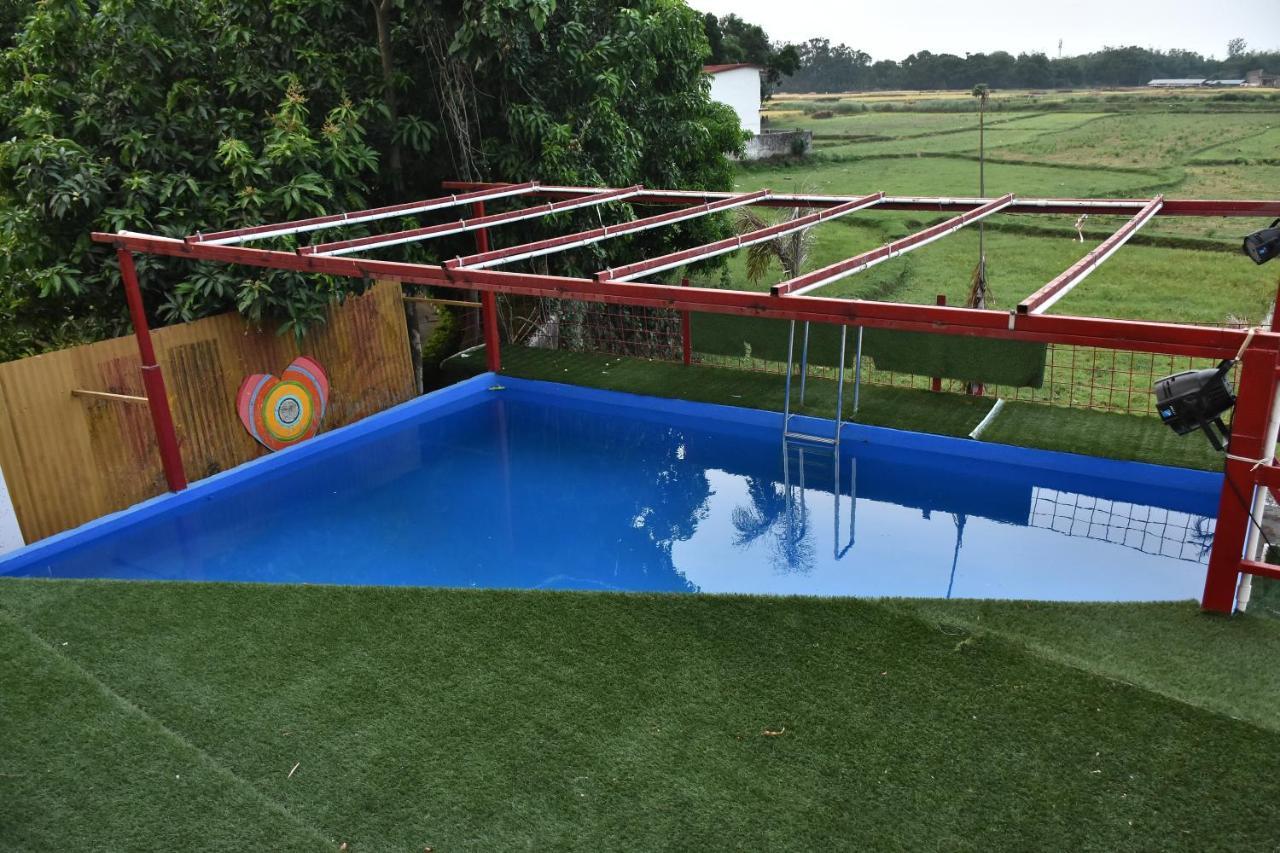 Gods County. Resort & Banquets Tarapith Eksteriør bilde